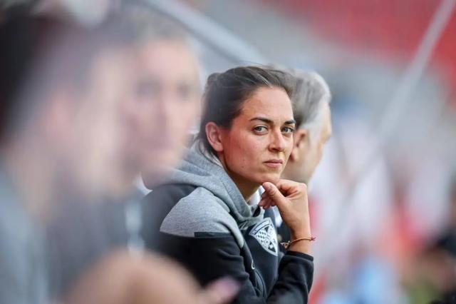 德丙俱乐部炒帅，德国职业联赛告别男队女主帅独苗