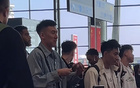 辽宁启程四川！赵继伟随队，偶遇杨鸣展暖心时刻，库珀穿着帅气！